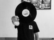 Winyl rzecz święta. Bogdan Fabiański pisze … Bez oddechu 2017 (06) dj kurs winyl