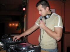 Jaka umowa DJ o pracę? Czy można skorzystać z kosztów uzyskania?